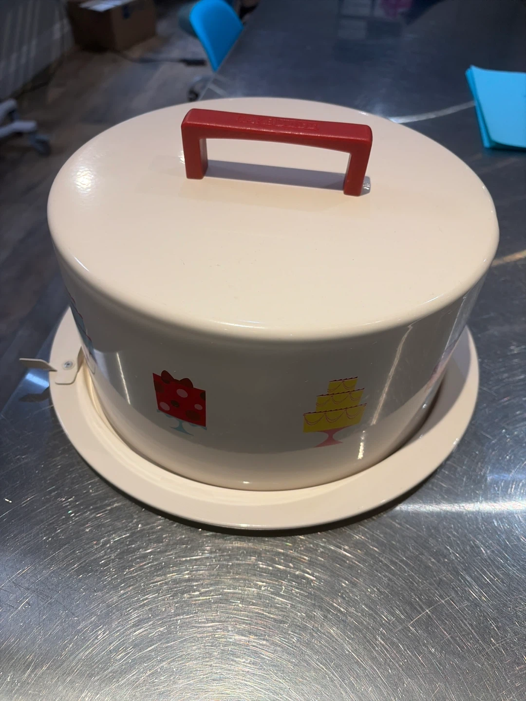Vintage Cake Carrier with Lid
