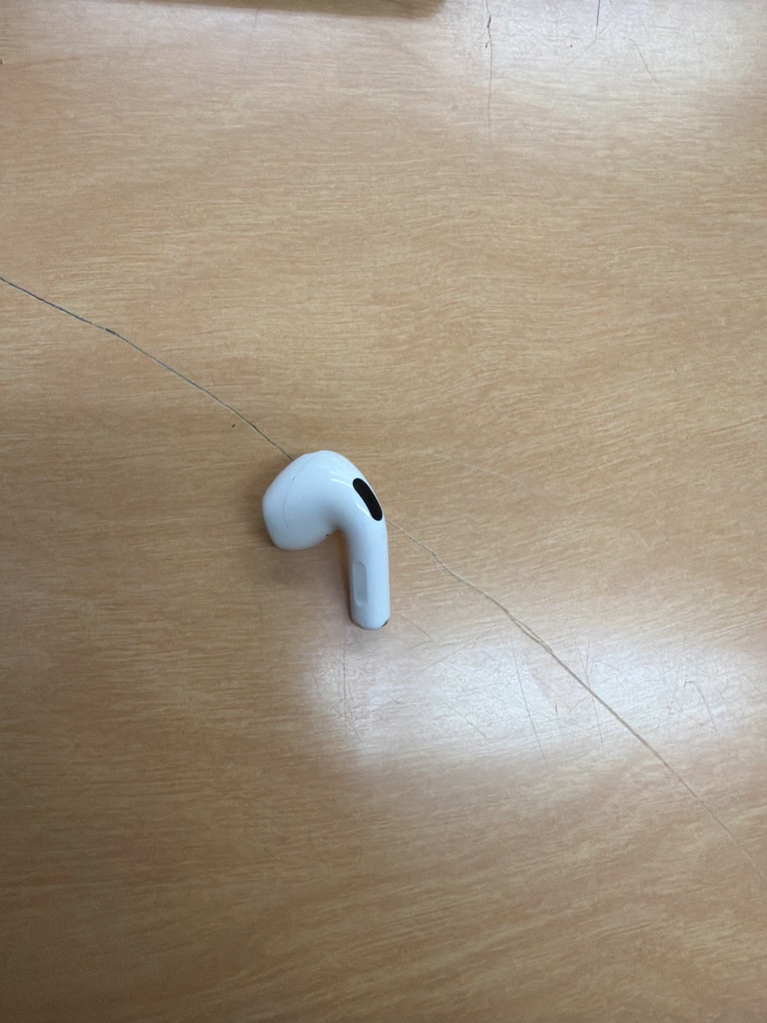 Apple AirPods 4 (left Earbud Only) - photo 2