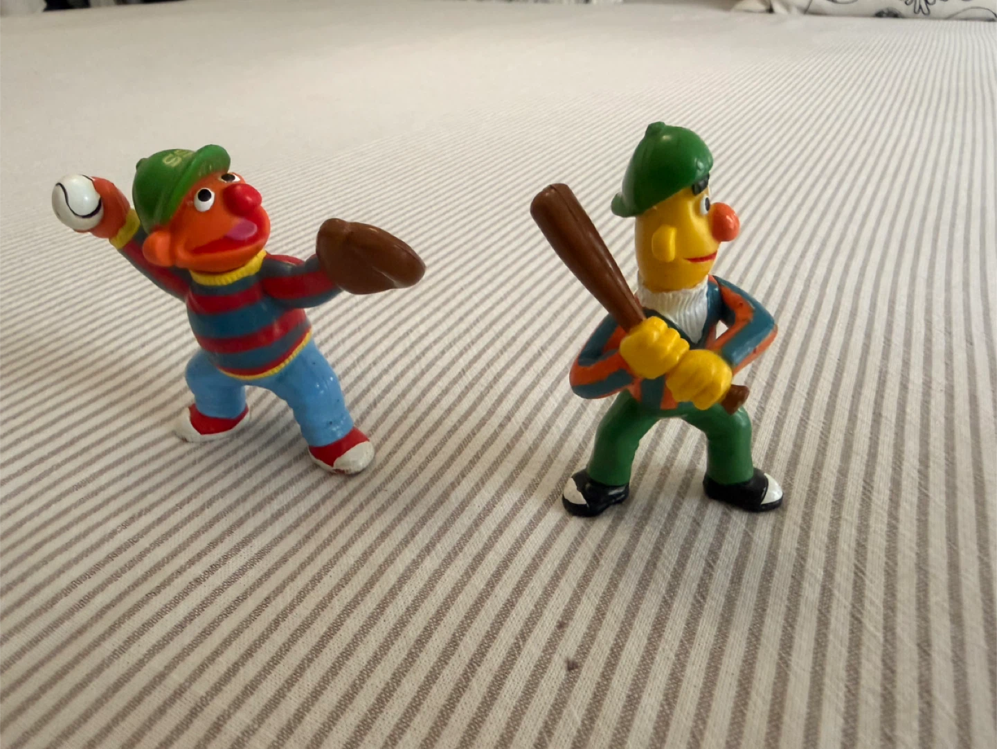 Sesame Street Ernie and Bert Baseball Figurines - photo 3