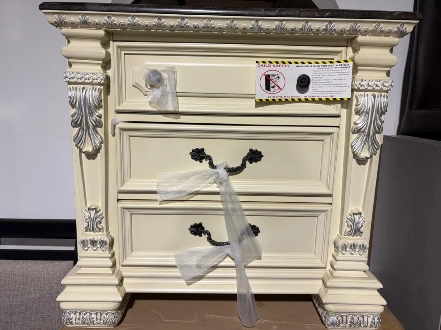 Cream 3-Drawer big half chest