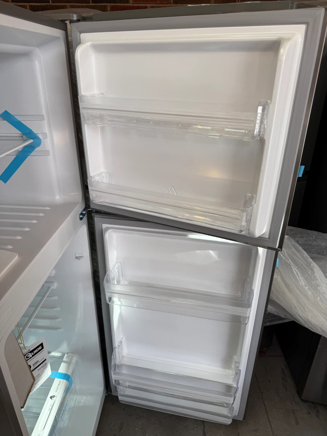 Frigidaire fridge - photo 2