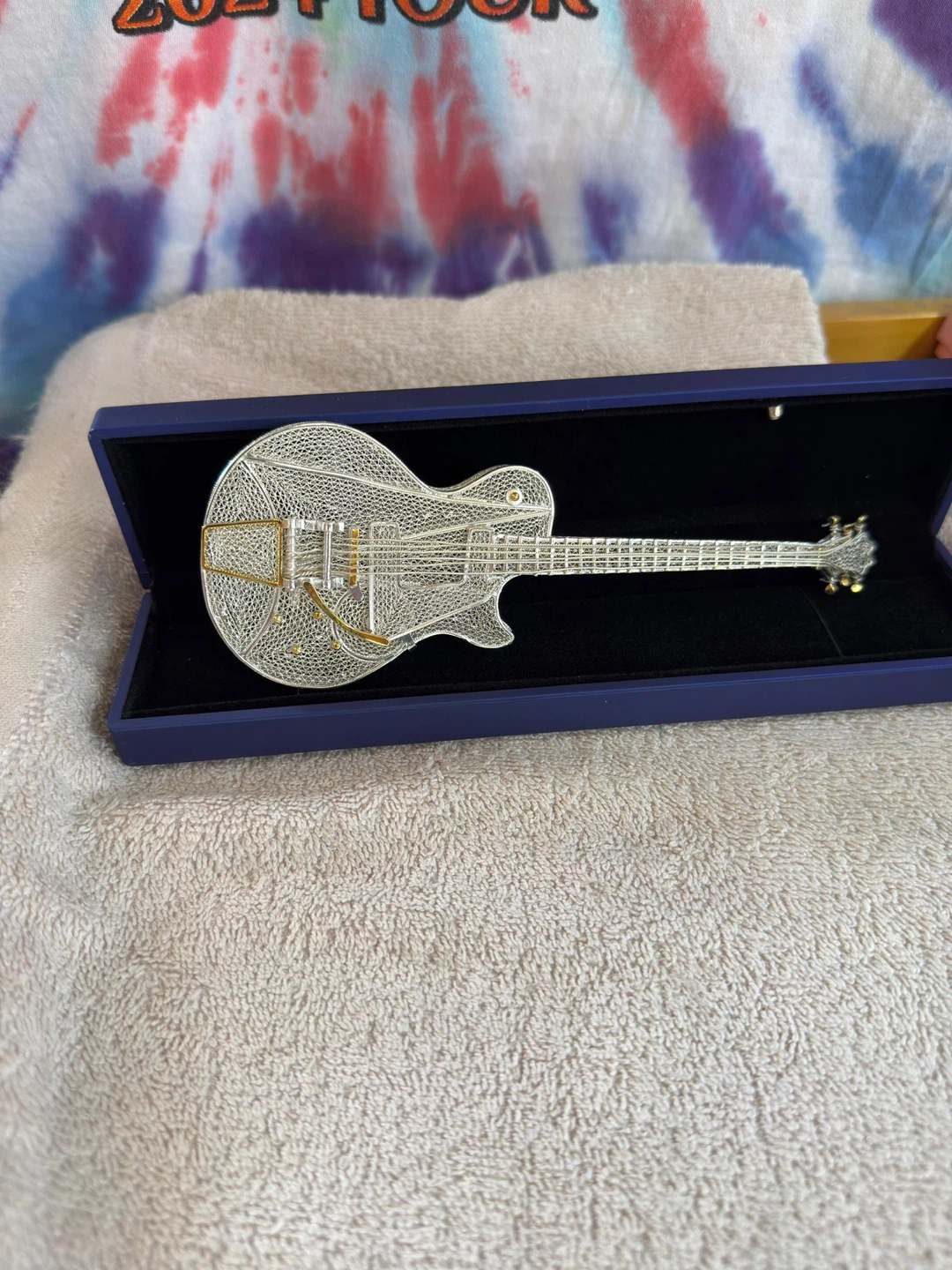 Silver Tone Guitar Brooch in Presentation Box - photo 2