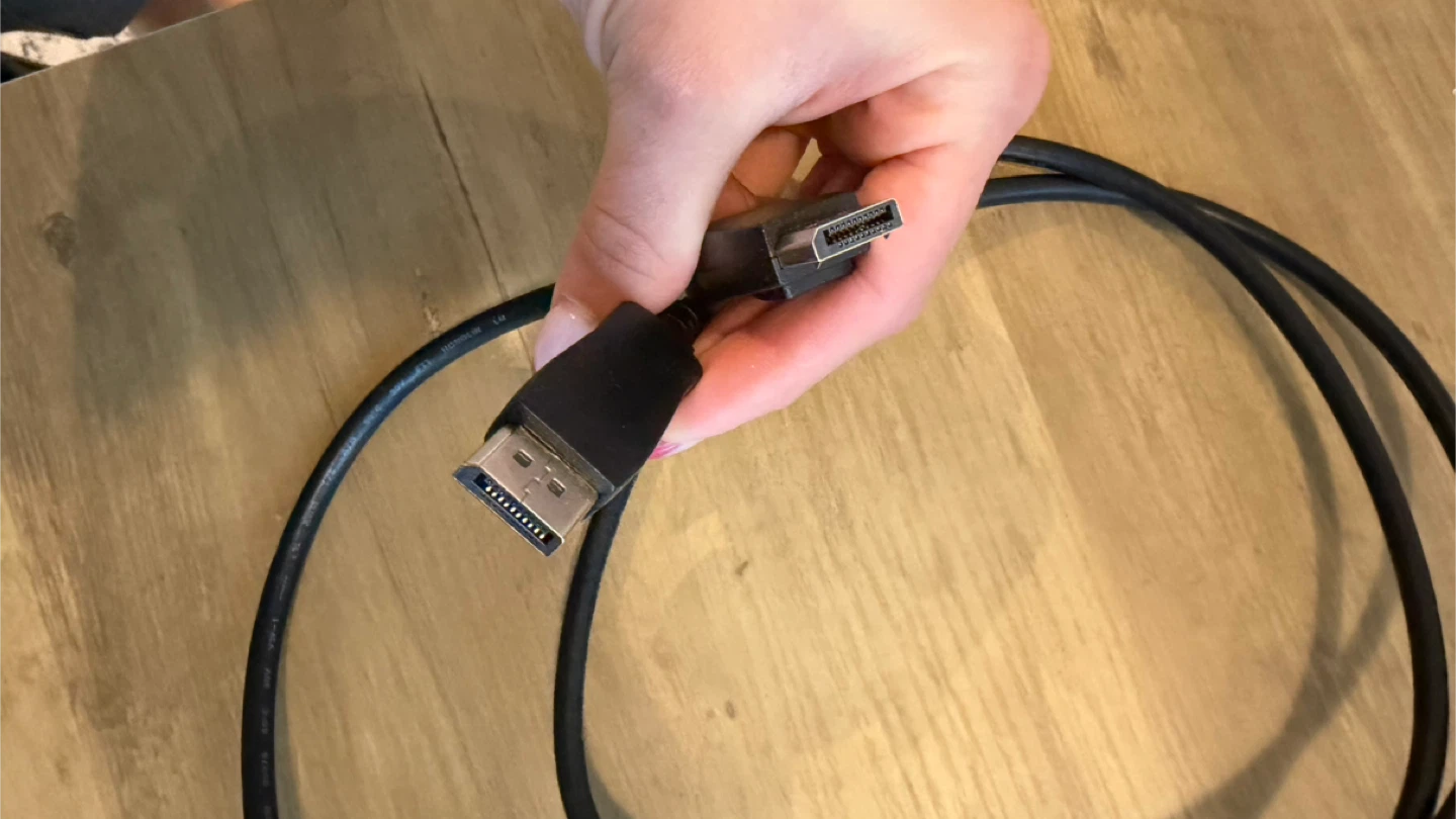 2 Black DisplayPort to HDMI Cables - photo 2