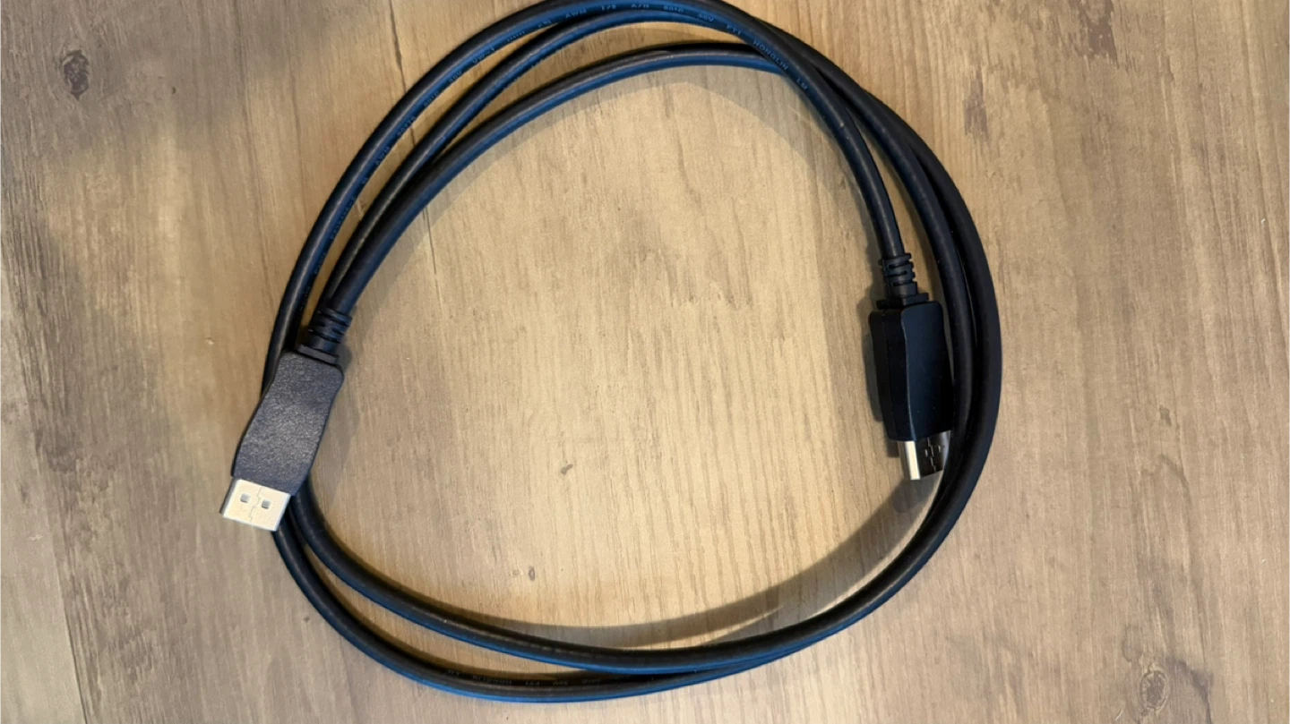 2 Black DisplayPort to HDMI Cables