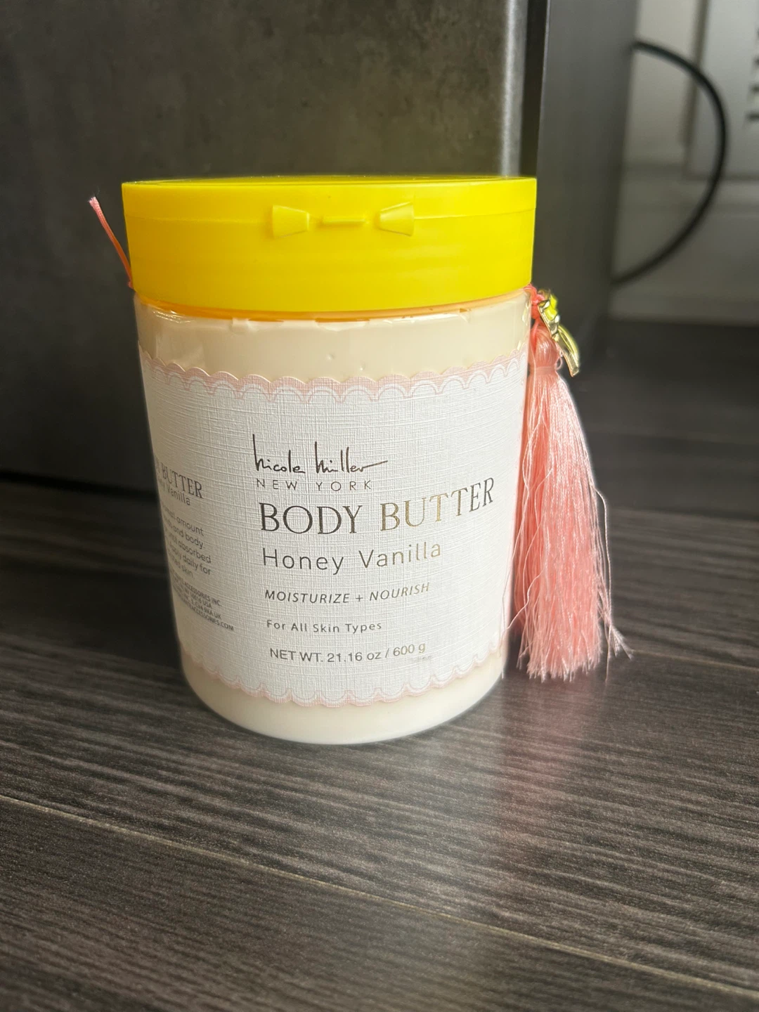 NEW Nicole Miller, honey vanilla body butter 600g