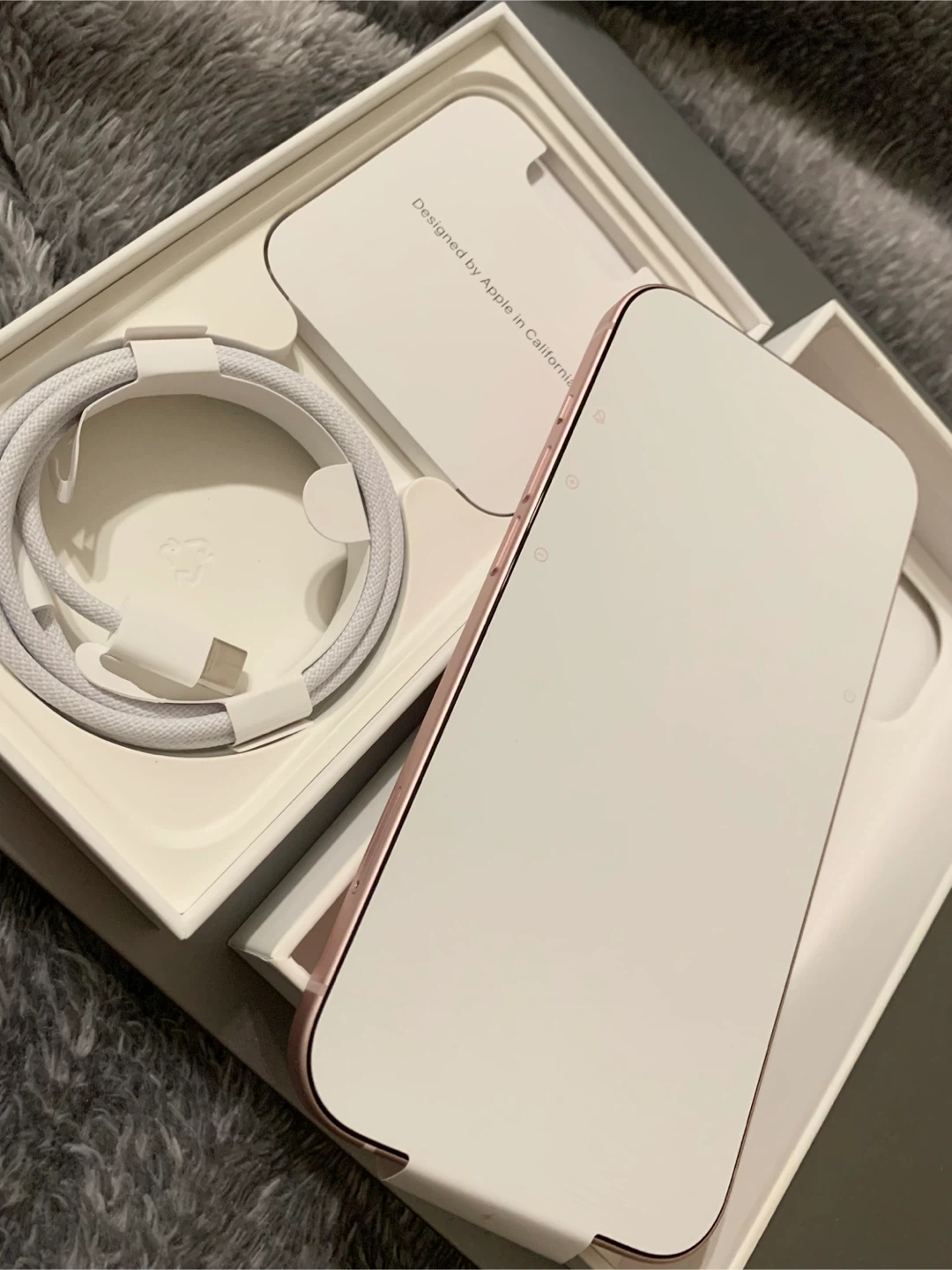 BRAND NEW iPhone 15 Pink 256GB - 100% Battery - photo 2