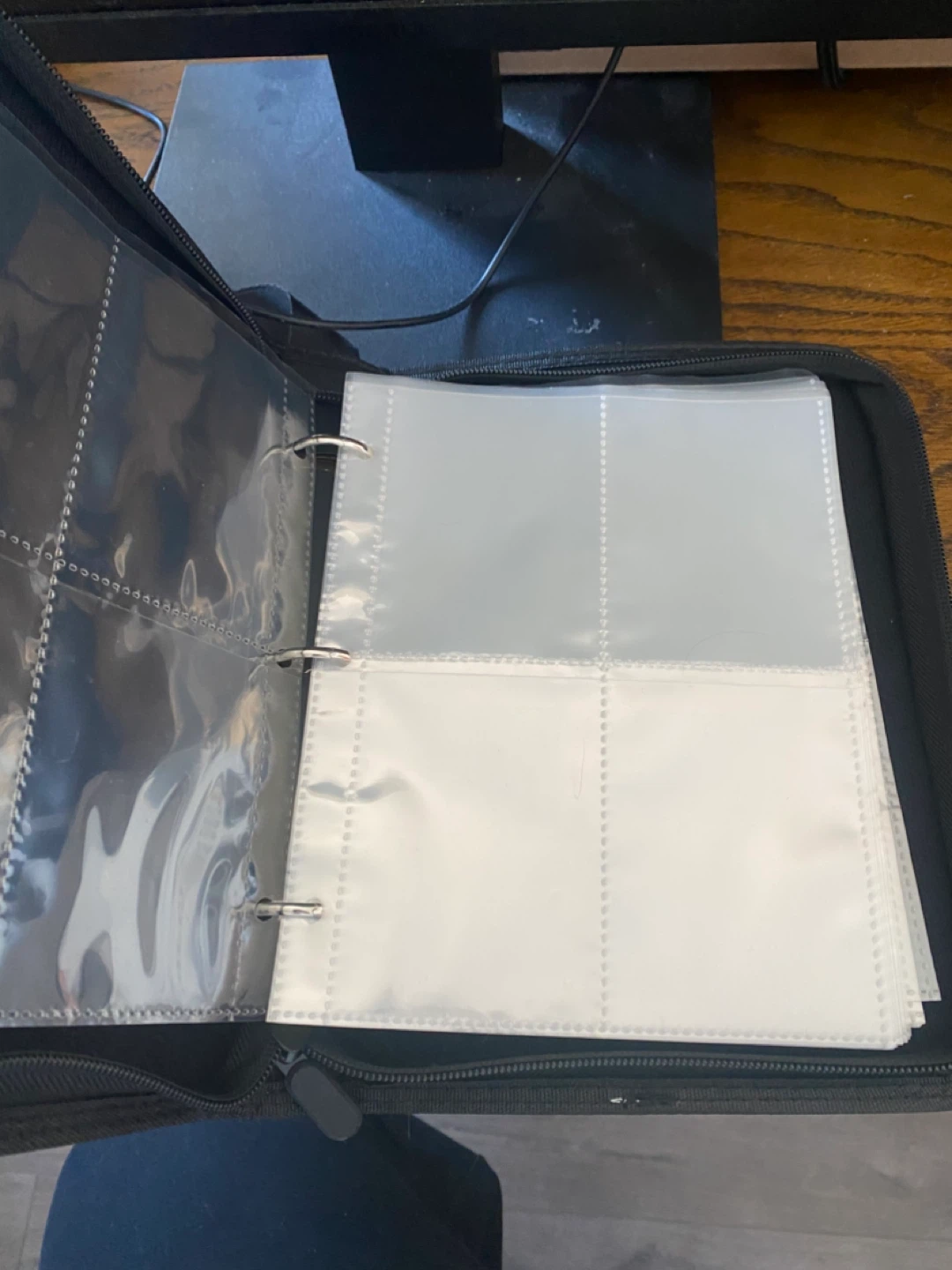 Pokemon Card Binder / Portfolio - photo 2