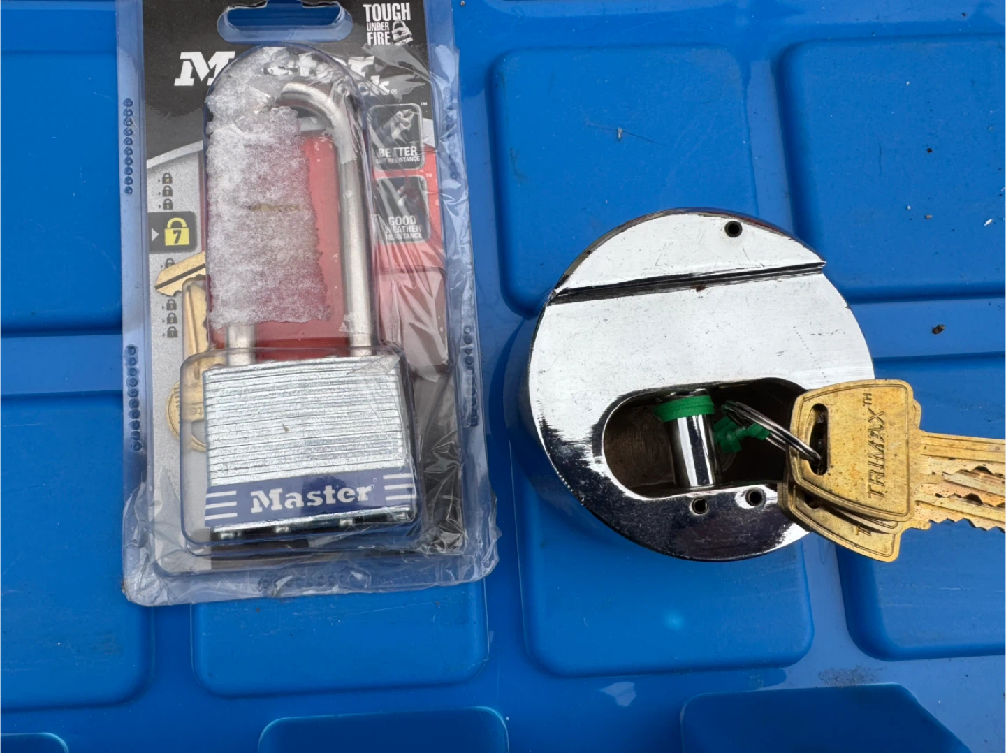 Master Lock Padlock & Trimax Padlock - photo 3