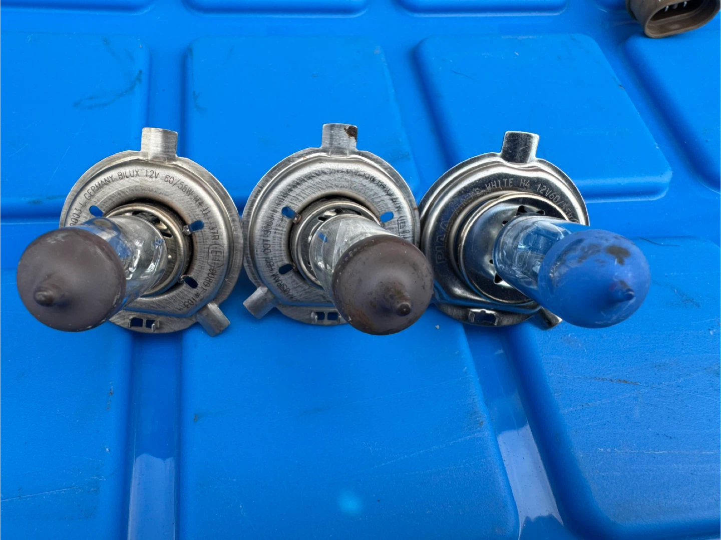 Assorted Automotive Bulbs and Fuses - photo 4