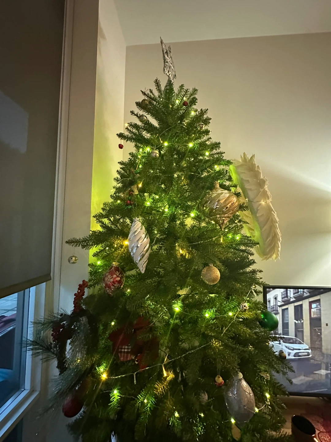 Pre-lit Artificial Christmas Tree with Ornaments - photo 4