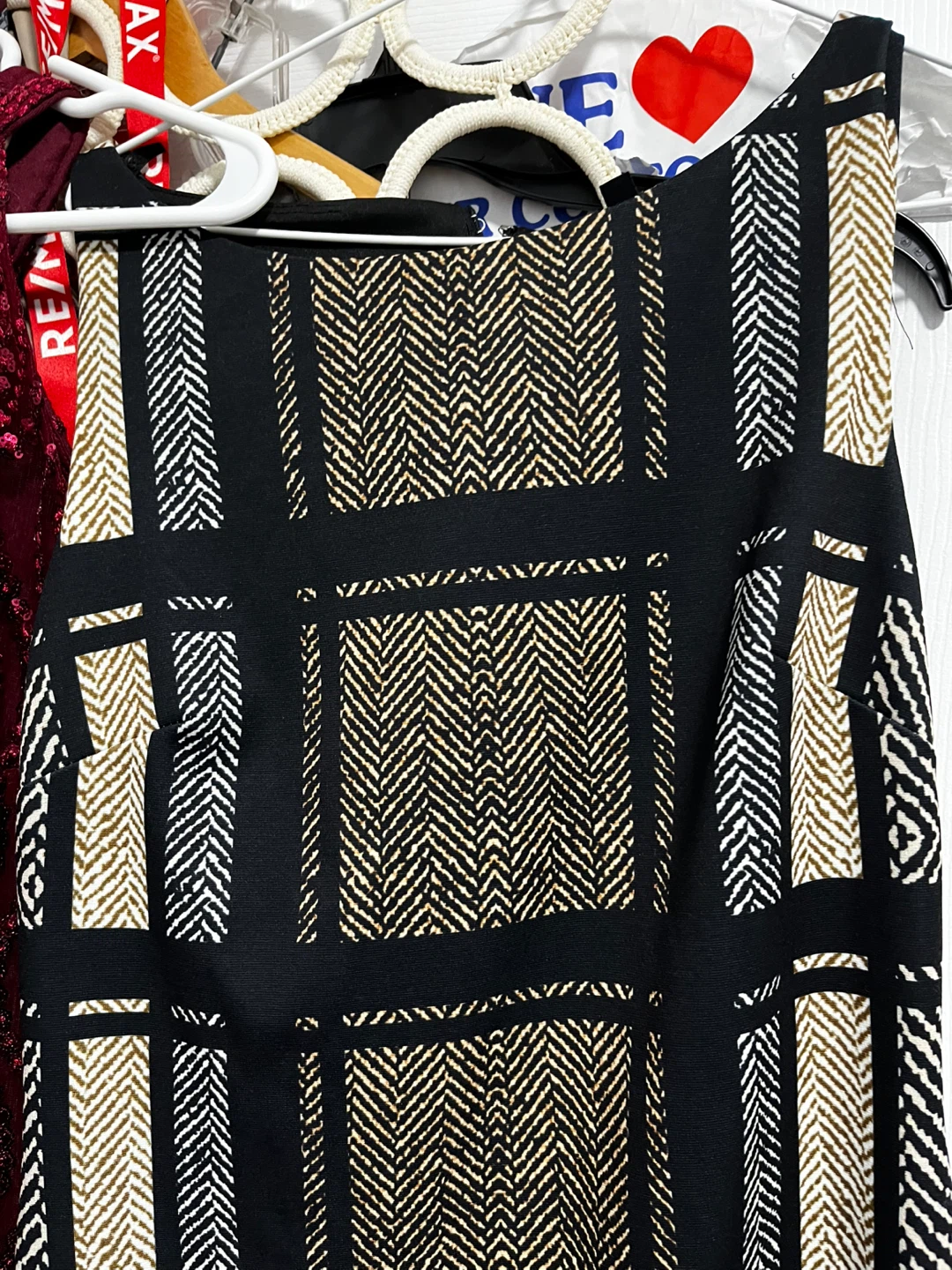 LE CHÂTEAU Black & Gold Plaid Sleeveless Dress