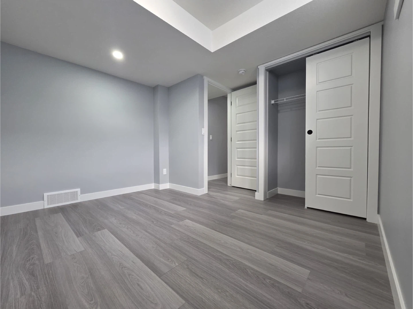 1 Bedroom and 1 Den Basement for Rent - photo 4