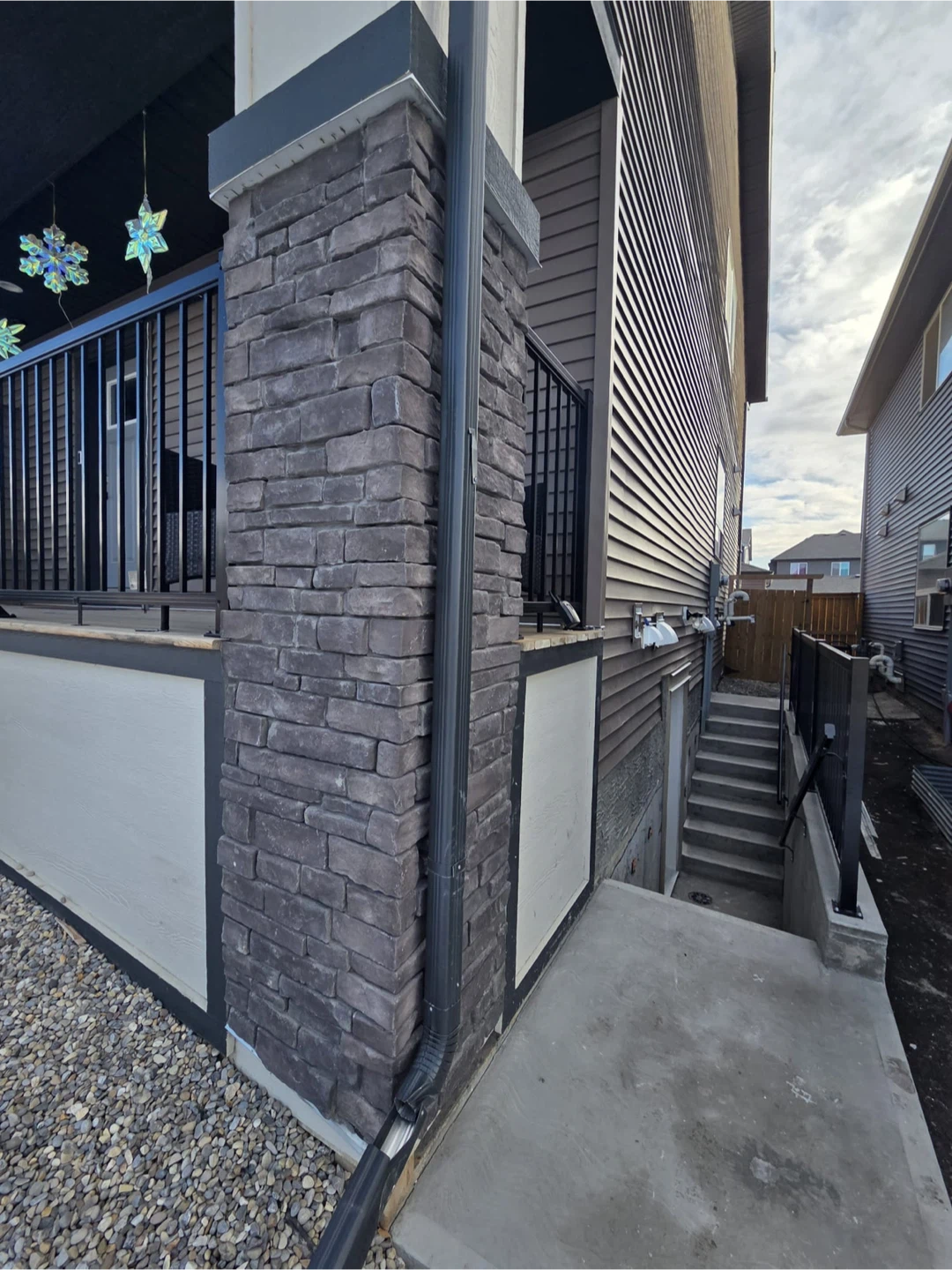 1 Bedroom and 1 Den Basement for Rent