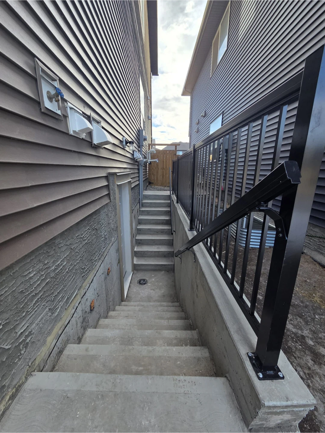 1 Bedroom and 1 Den Basement for Rent - photo 2