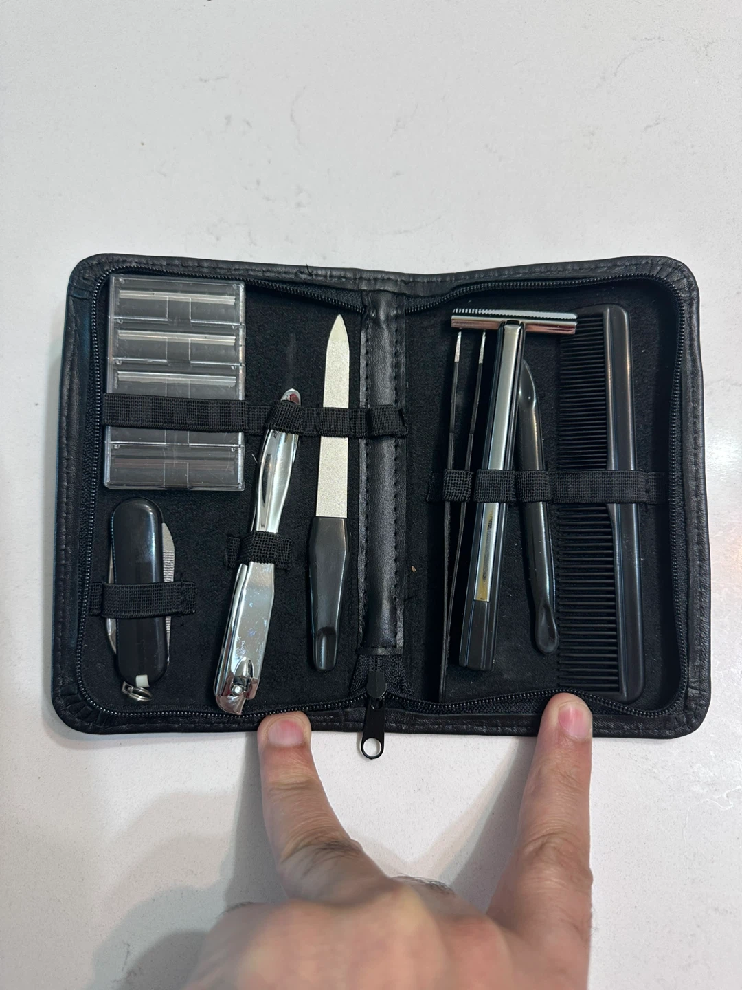 Grooming Kit with Travel Razor