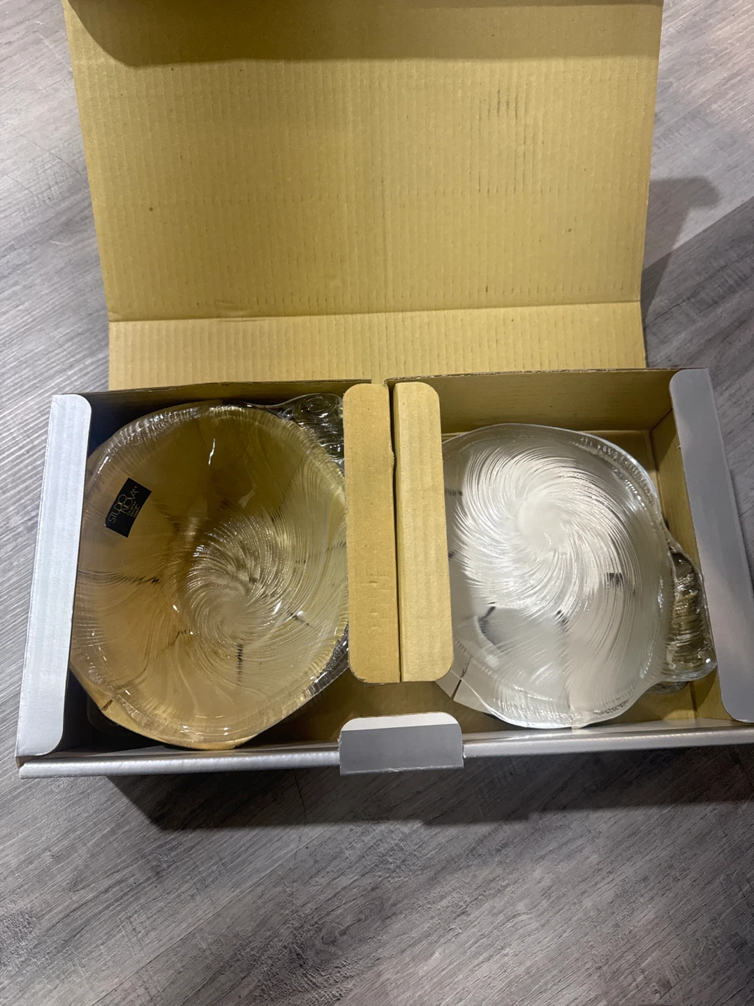 Set of 2 Glass Serving Bowls
