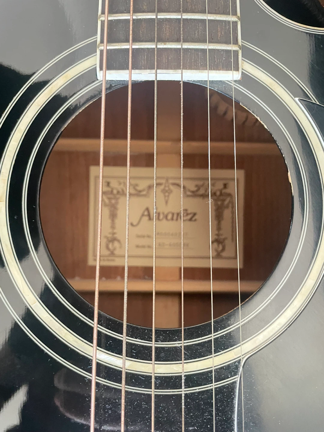Alvarez Acoustic  Guitar with Hard Case - photo 3