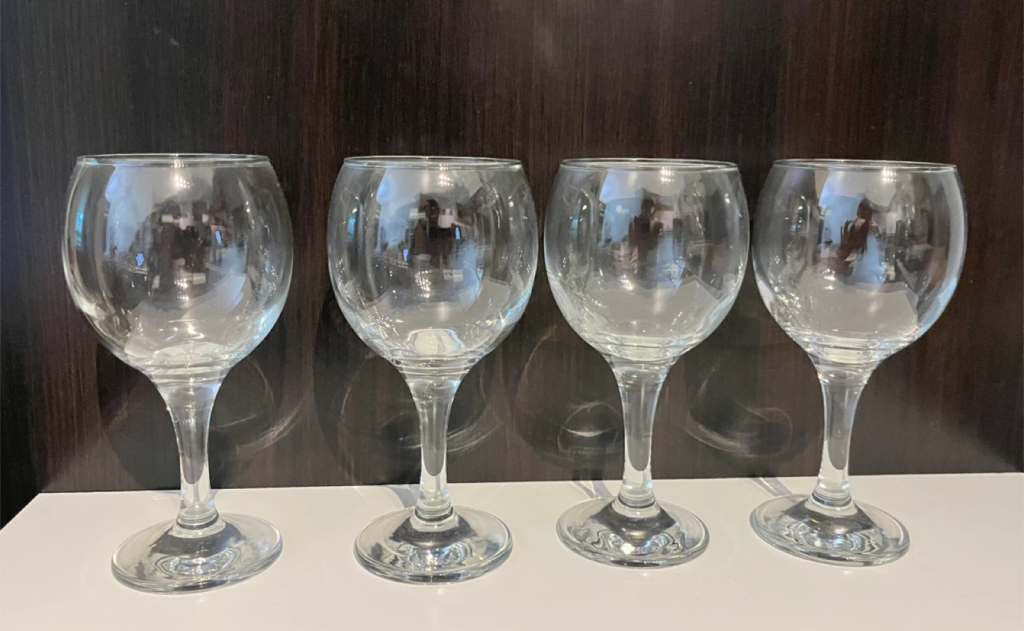 Set of 4 Clear Wine Glasses