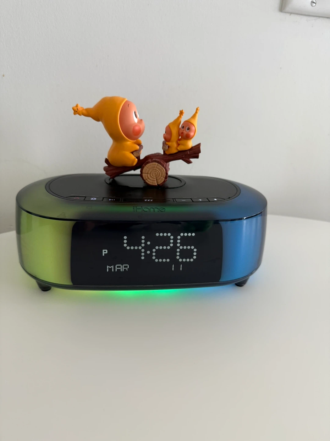 iHome iBTW281 Bluetooth Alarm Clock with Wireless Charging