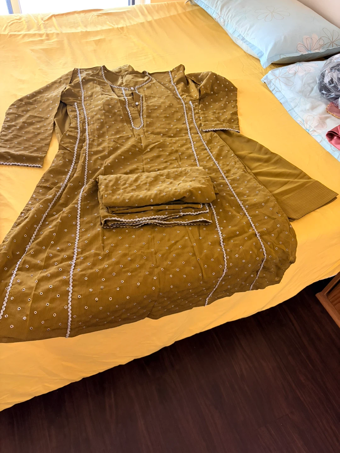 Women's Kurta and Pants Set - Mustard Yellow