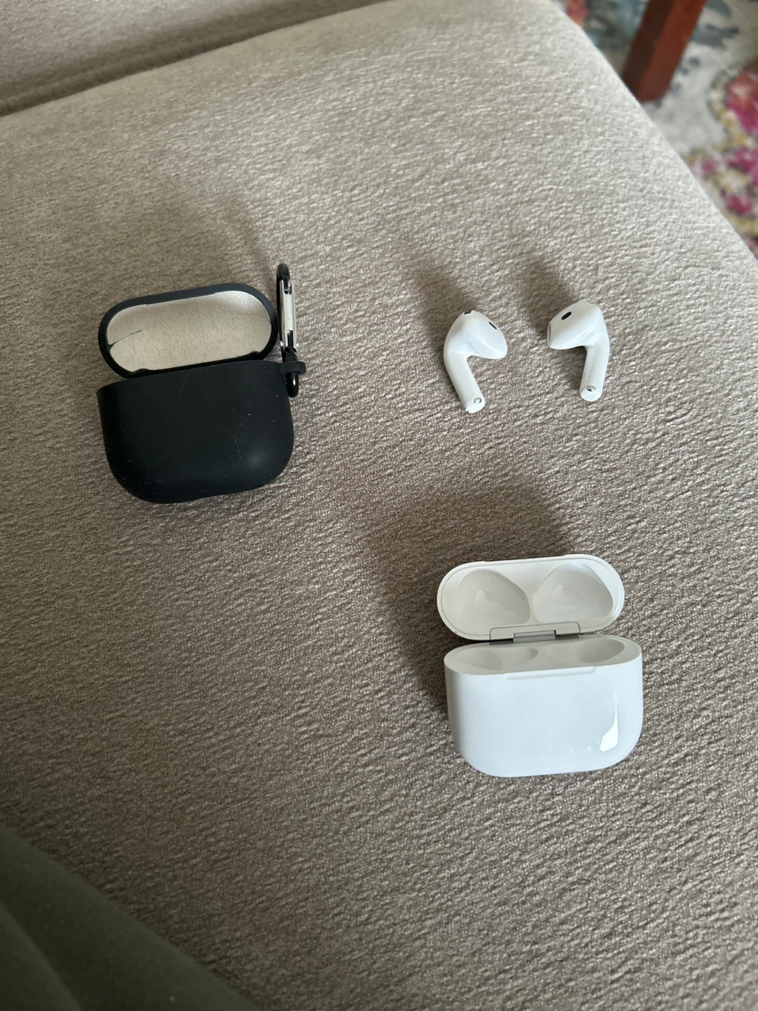 Apple AirPods Gen 4 - photo 3