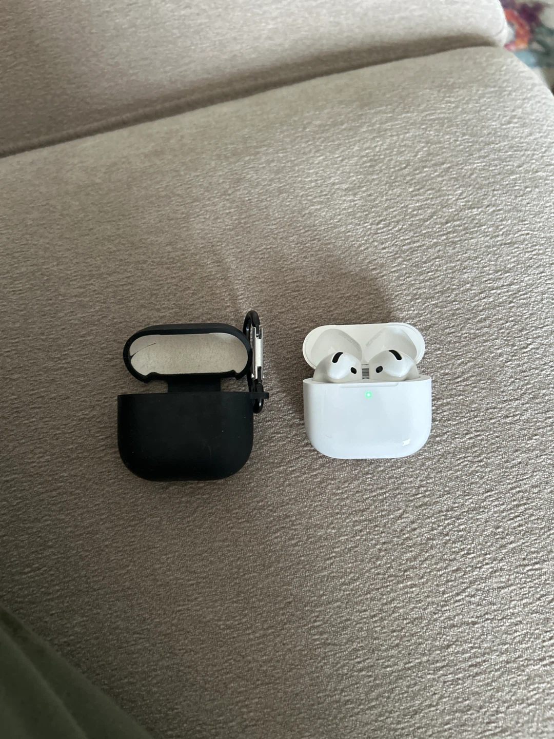 Apple AirPods Gen 4