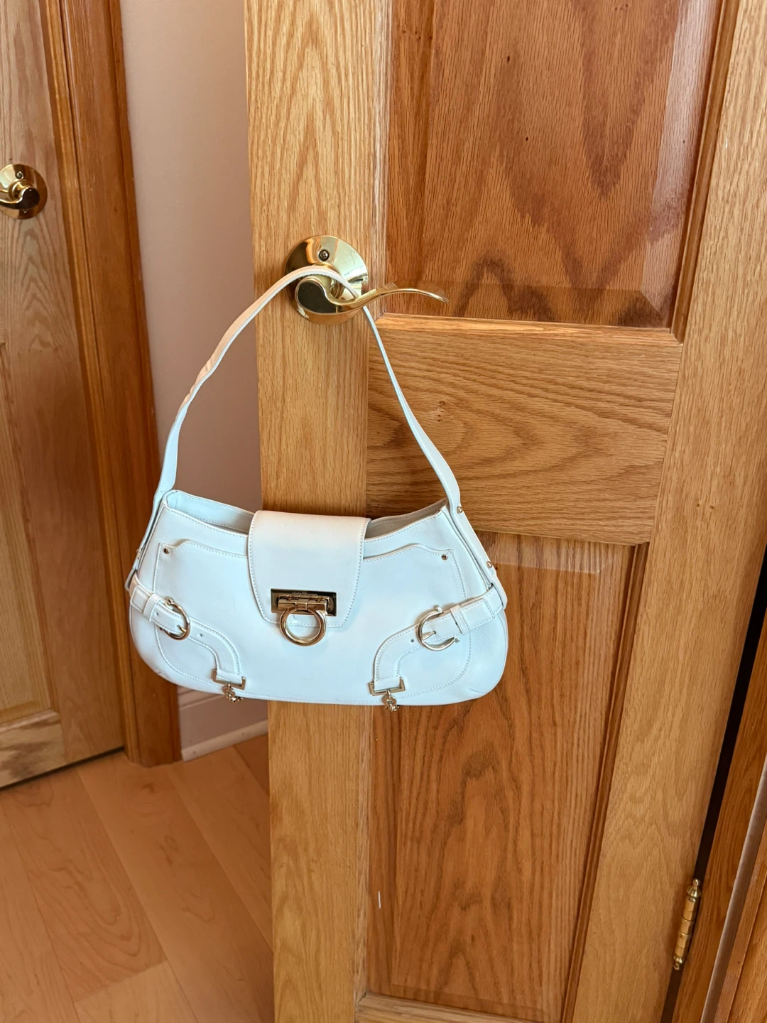 Salvatore Ferragamo White Leather Shoulder Bag