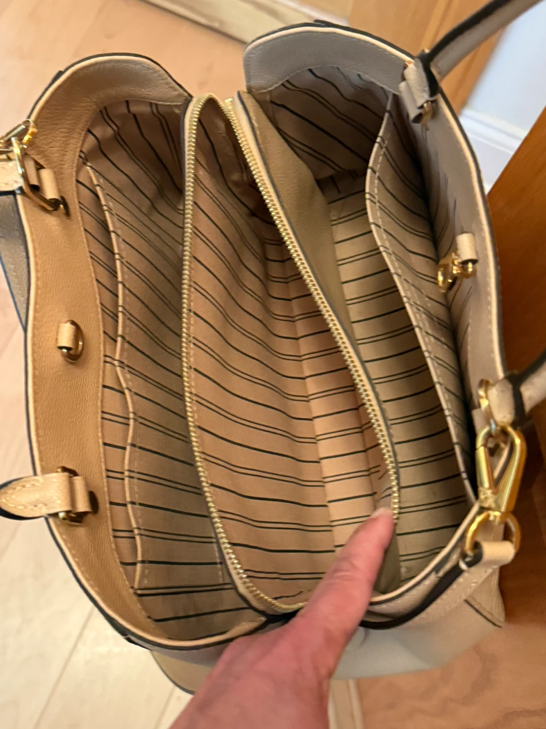 Louis Vuitton leather Monogram  Montaigne Handbag - photo 5