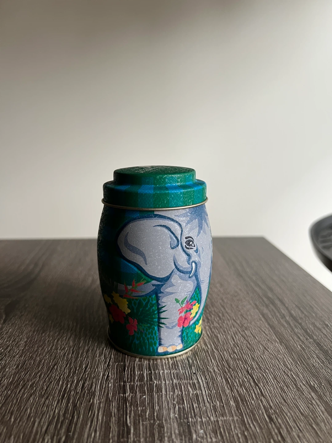 Small empty tea elephant tin - photo 2