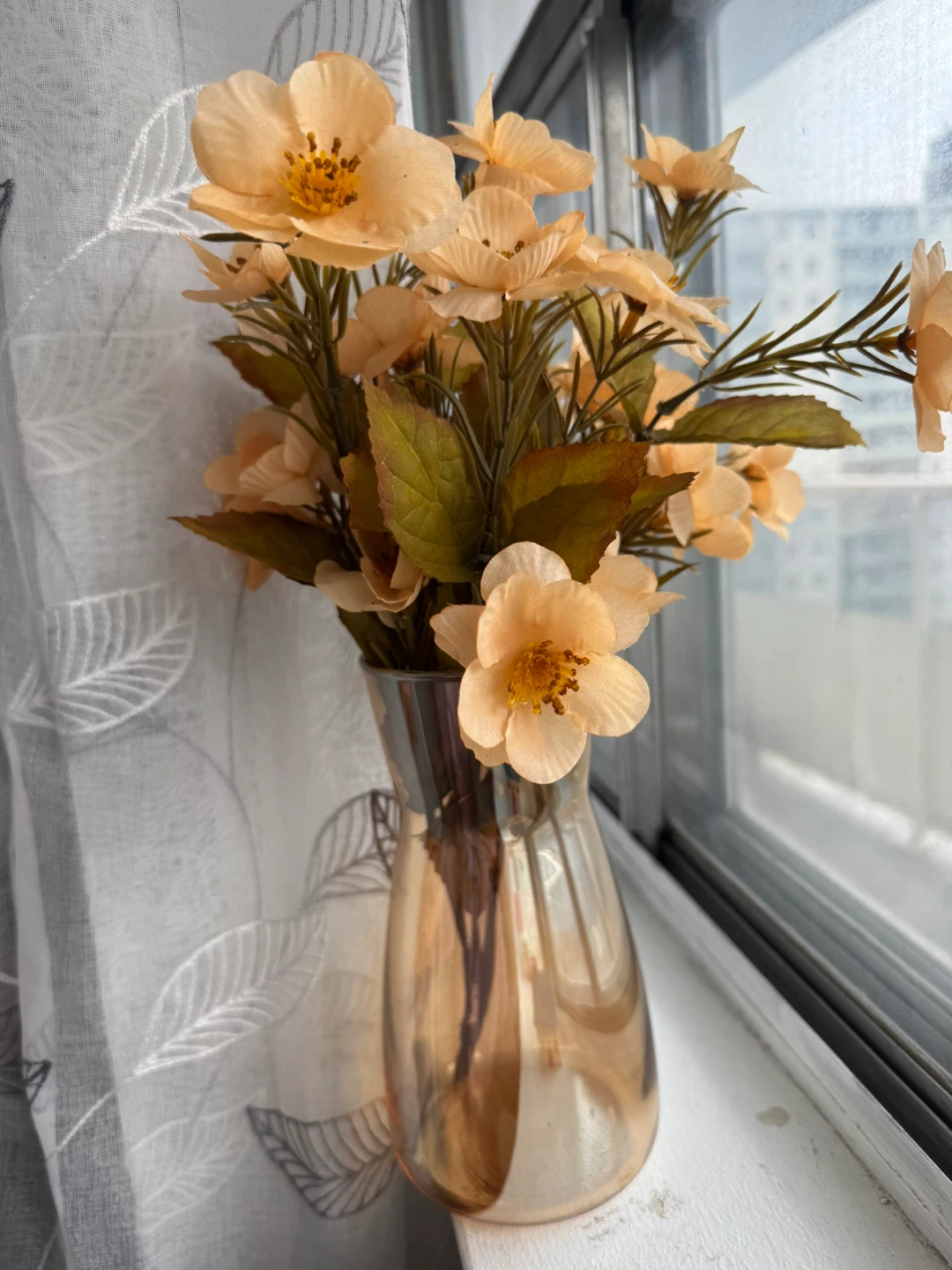 Amber Glass Vase with Faux Flowers - photo 2