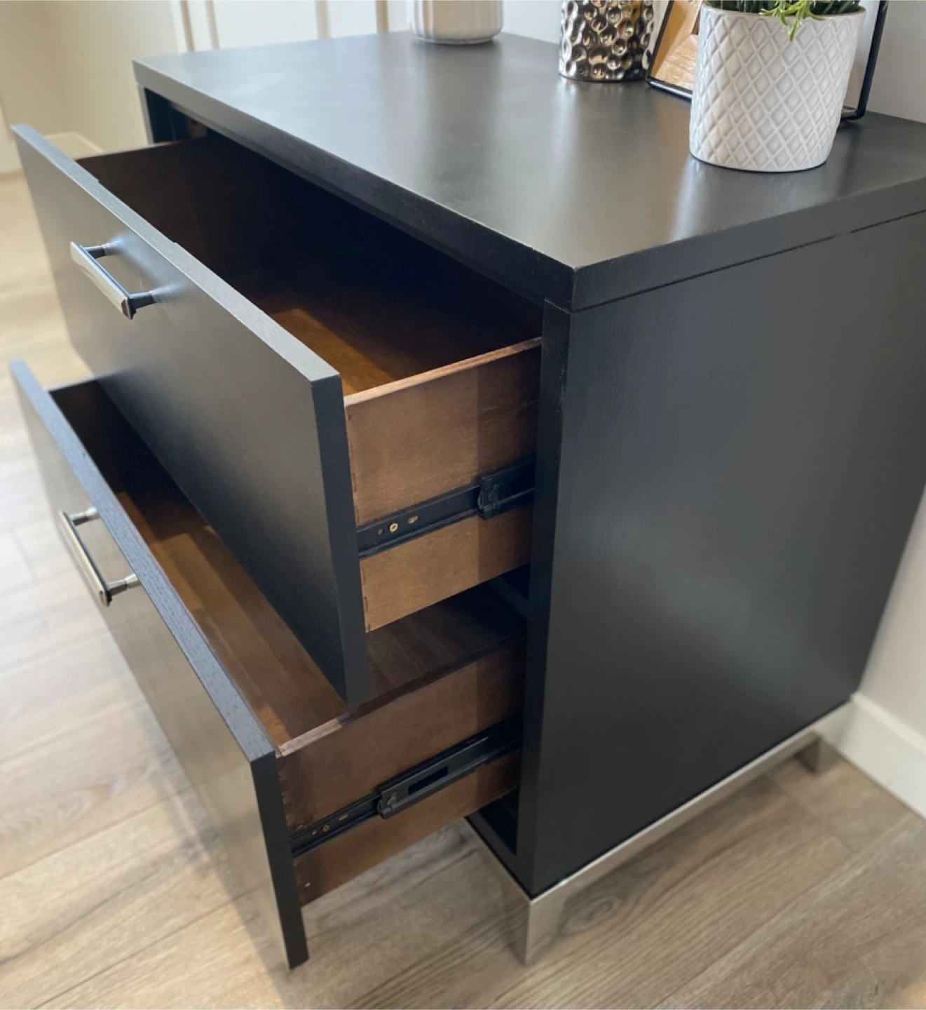 Modern Single King Nightstand Black & Silver - photo 2