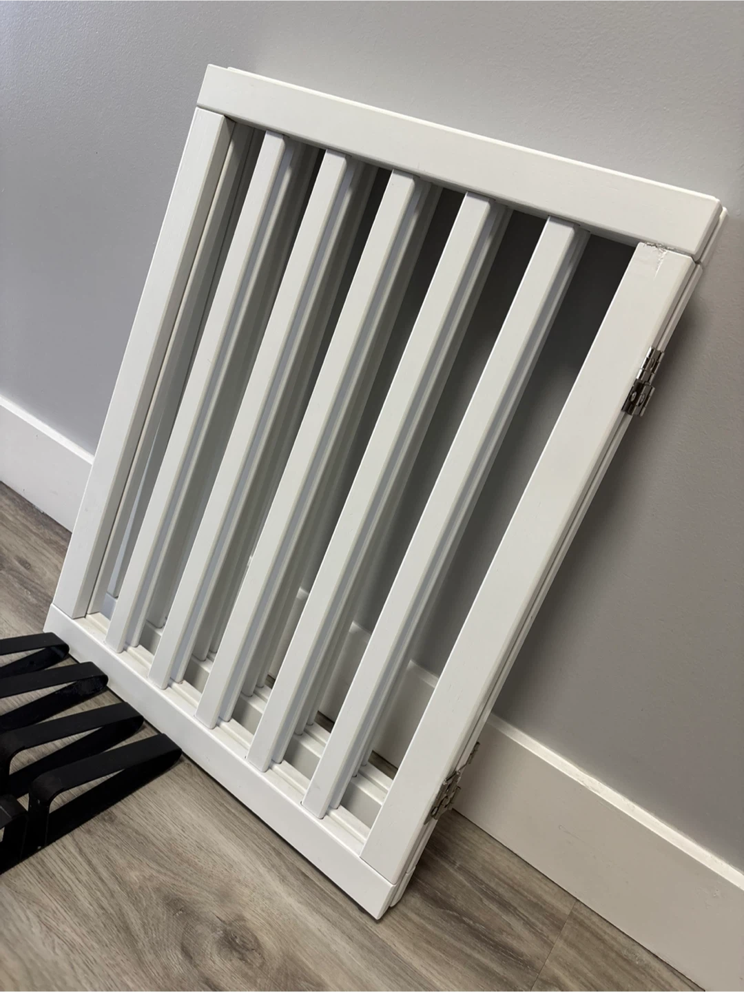 White Wooden Baby Gate with Metal Brackets - photo 5