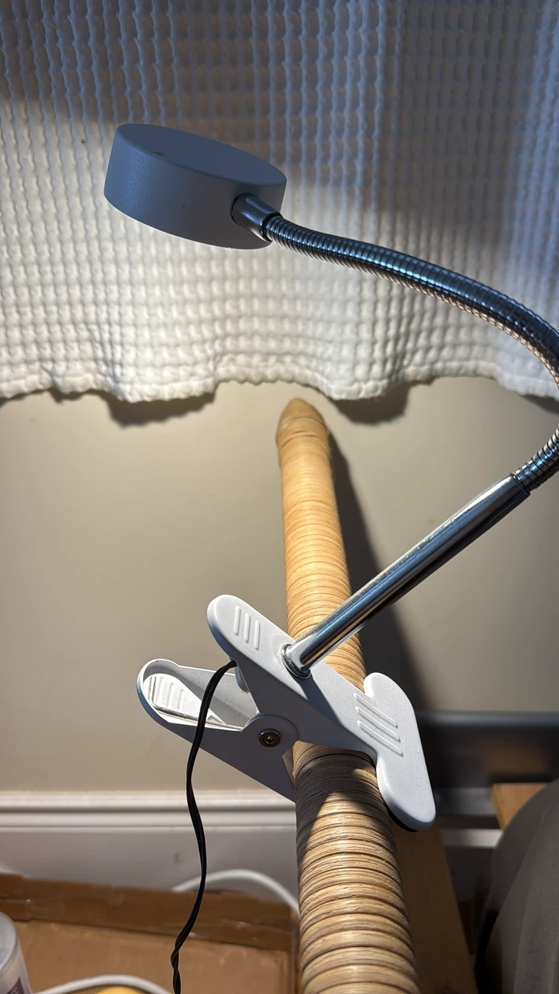 Clip-on LED Desk Lamp - photo 2