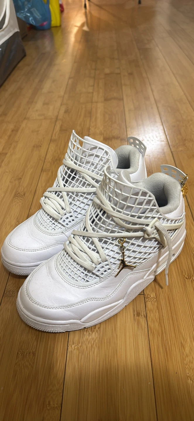 Air Jordan White Sneakers US7