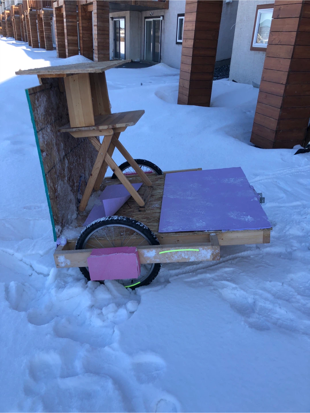 An old trailer - photo 2