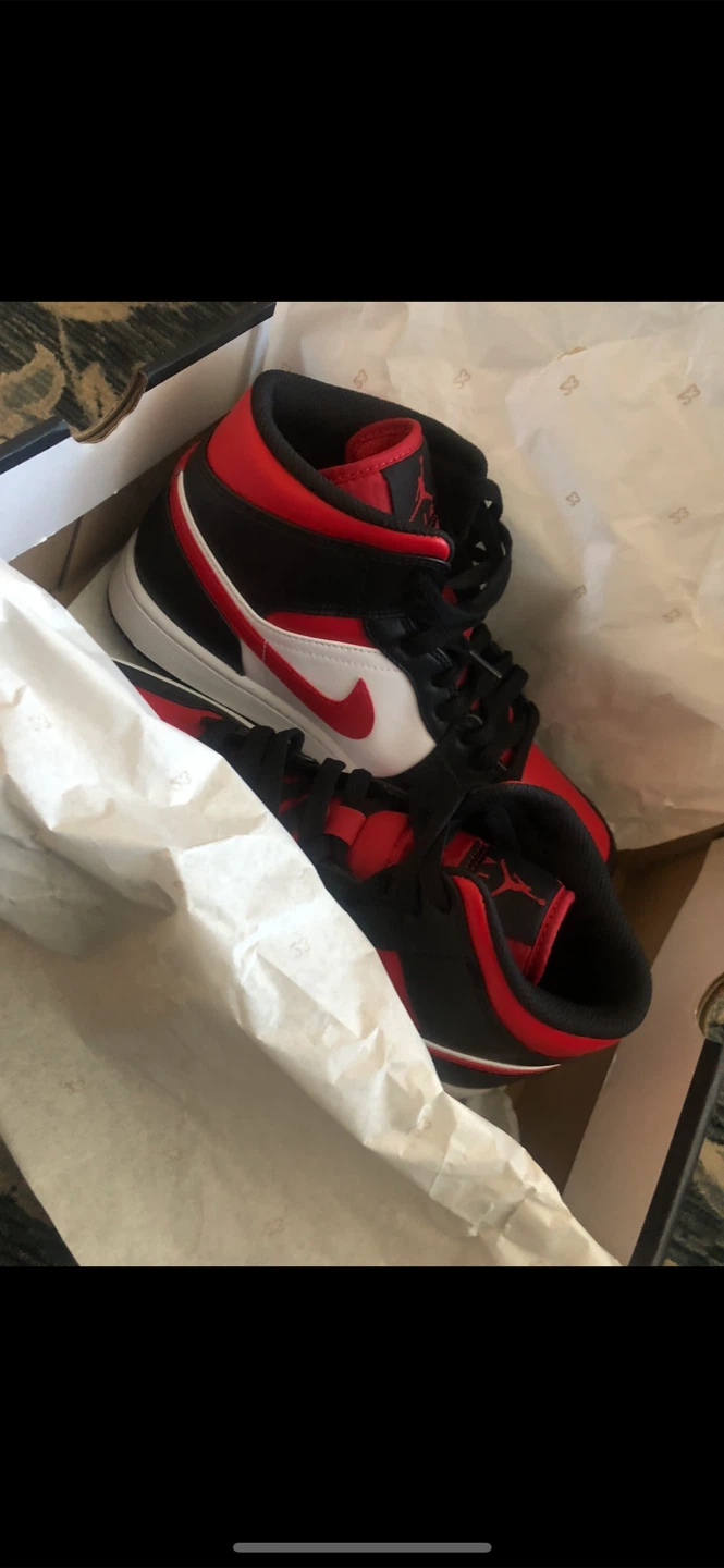 Air Jordan 1 Mid SE (Red/Black/White) Sneakers - photo 4