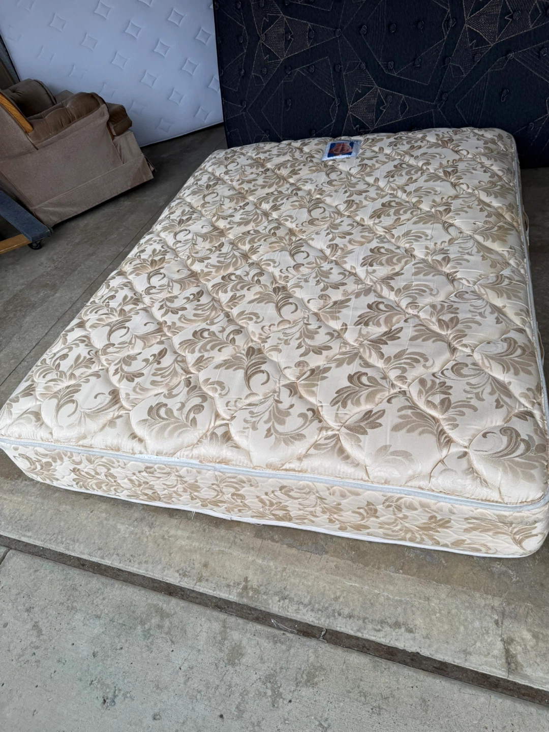 Sealy Posturepedic Marseille Plush Queen Mattress