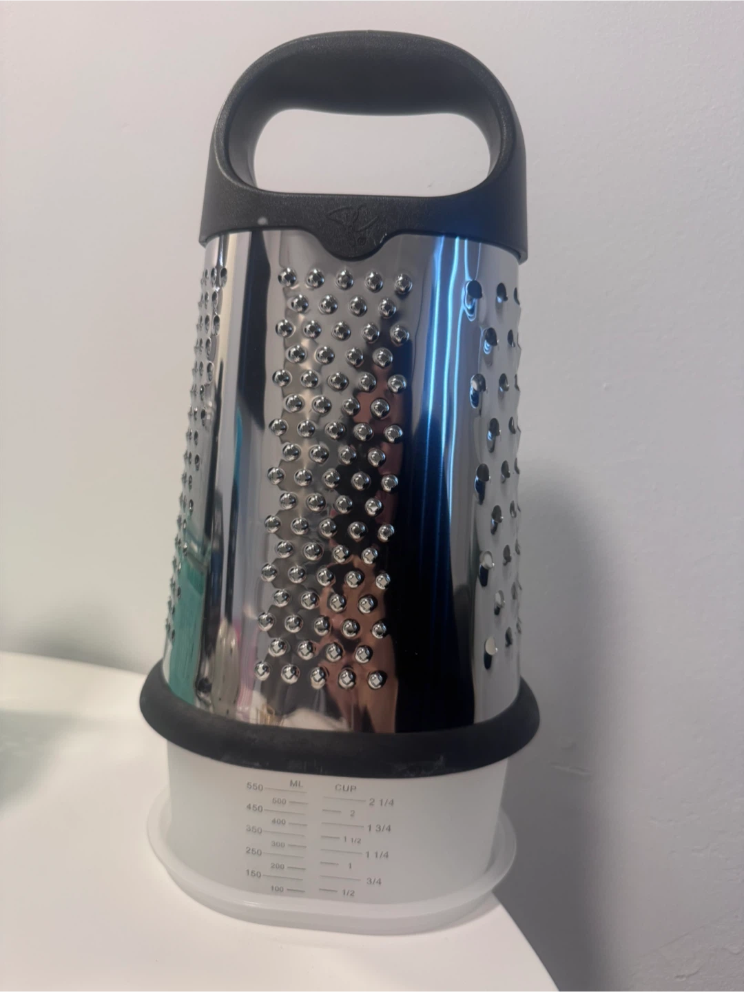 4-Sided Grater with Collection Container and Lid