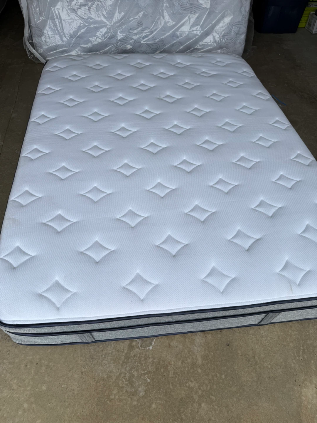ENDY queen Mattress