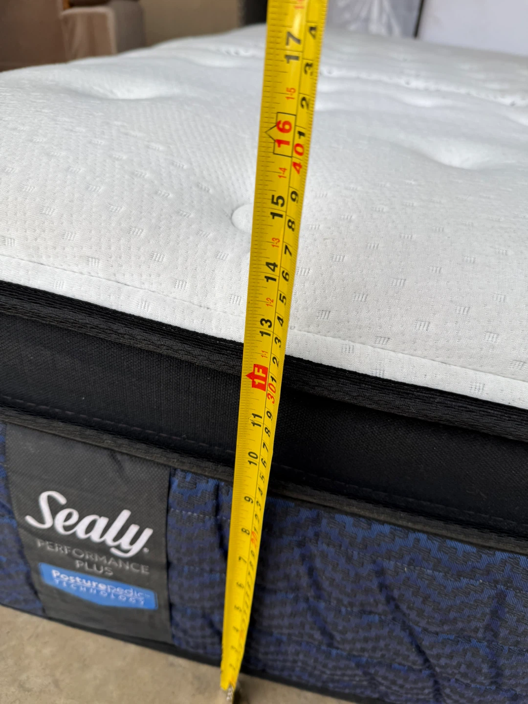 Sealy Posturepedic Plus Performance Hybrid queen Mattress - photo 3