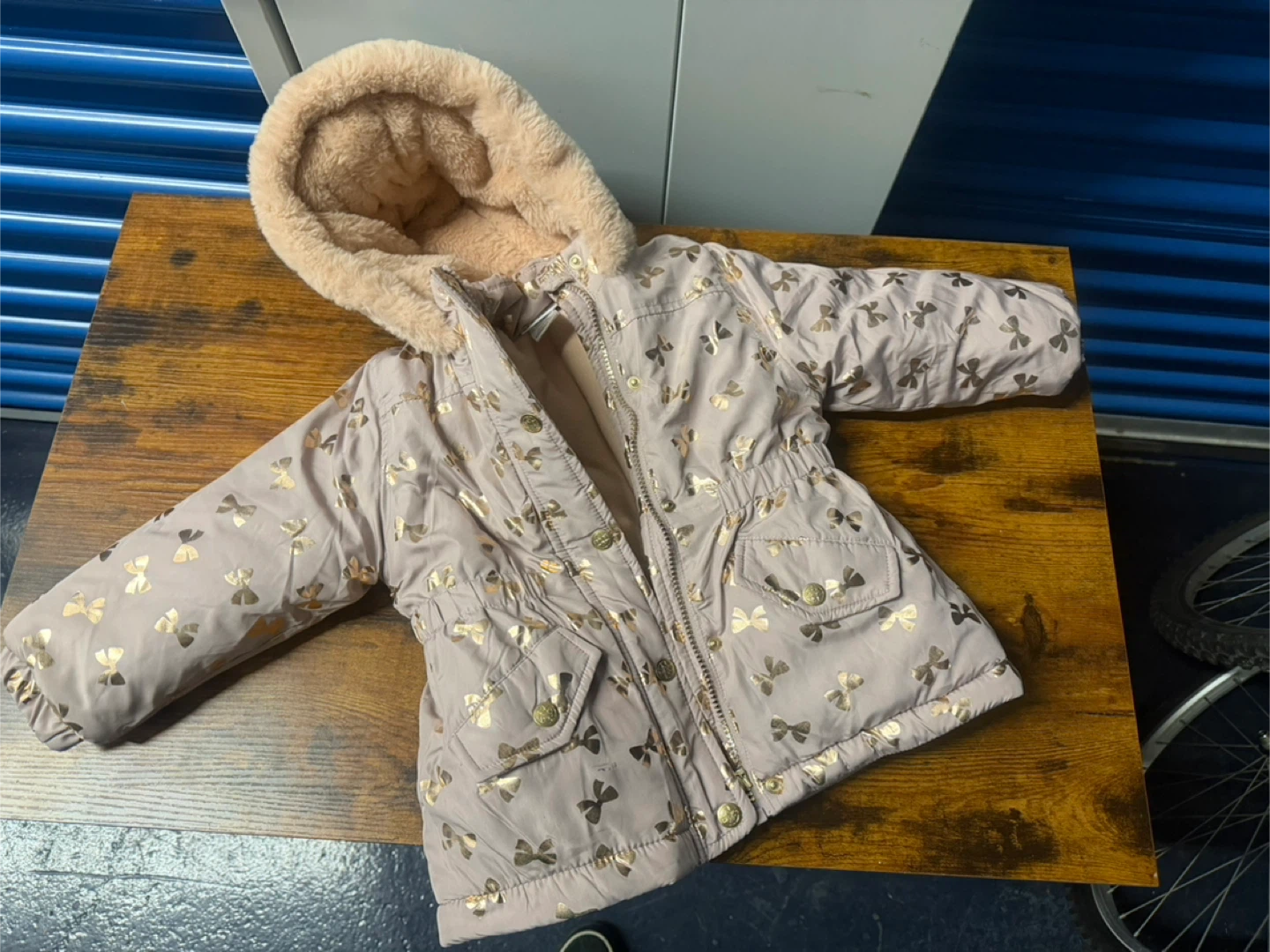 Girls' Pink Bow Print Winter Coat with Faux Fur Hood