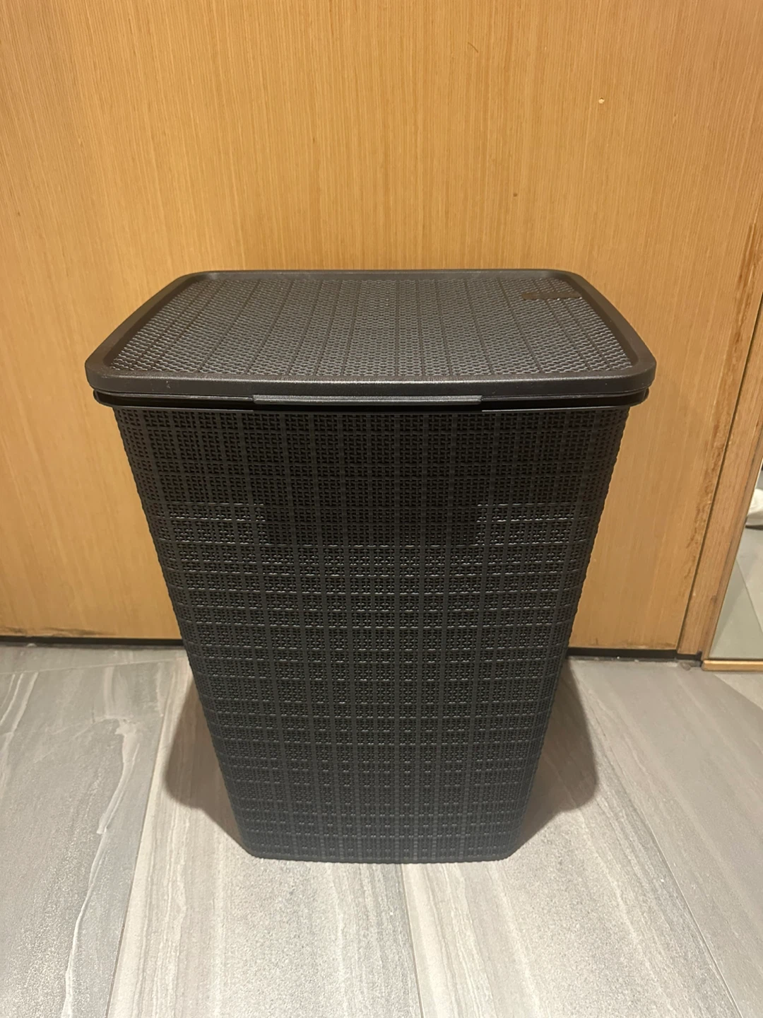 Laundry Hamper with Lid