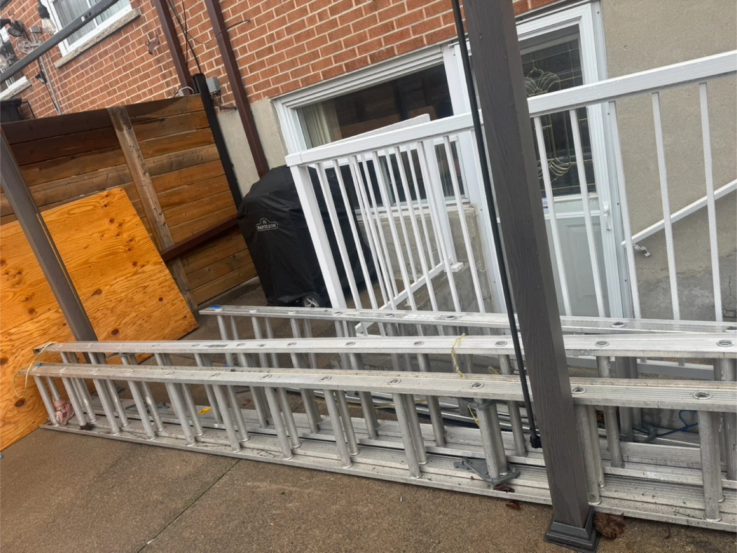 Aluminum Extension Ladder - photo 2