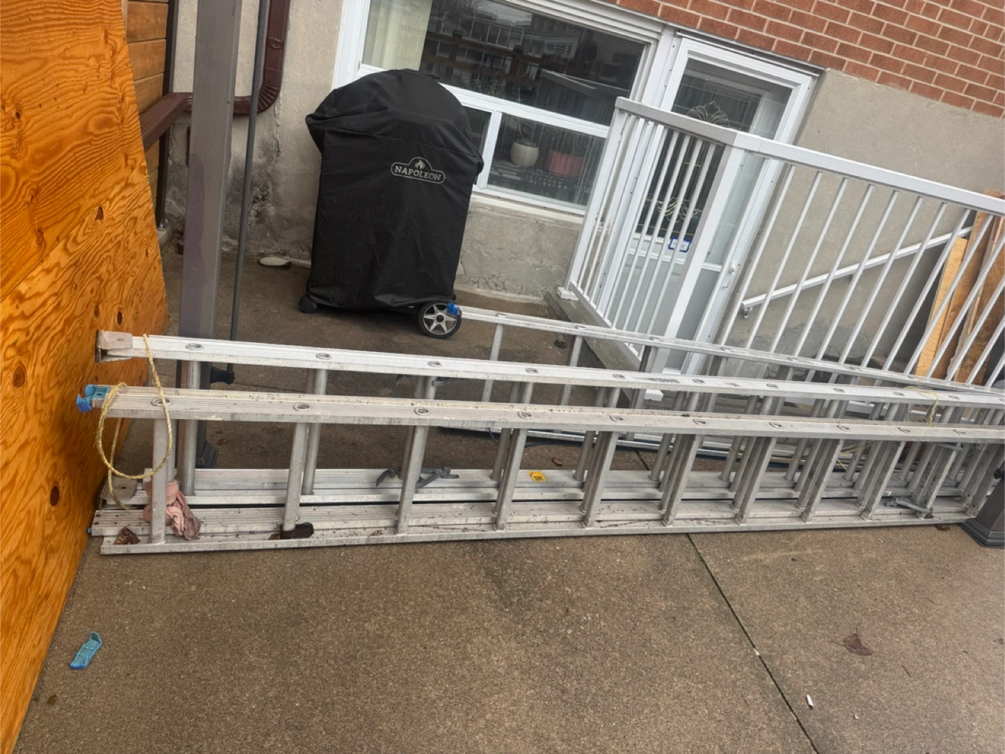 Aluminum Extension Ladder
