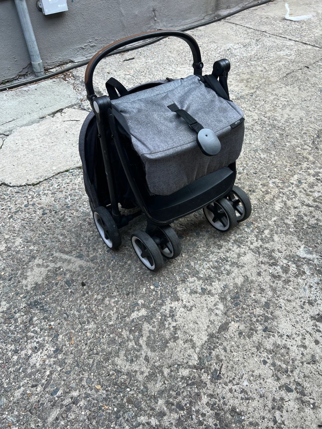 Evenflo Gold Otto Self-Folding Lightweight Travel Stroller