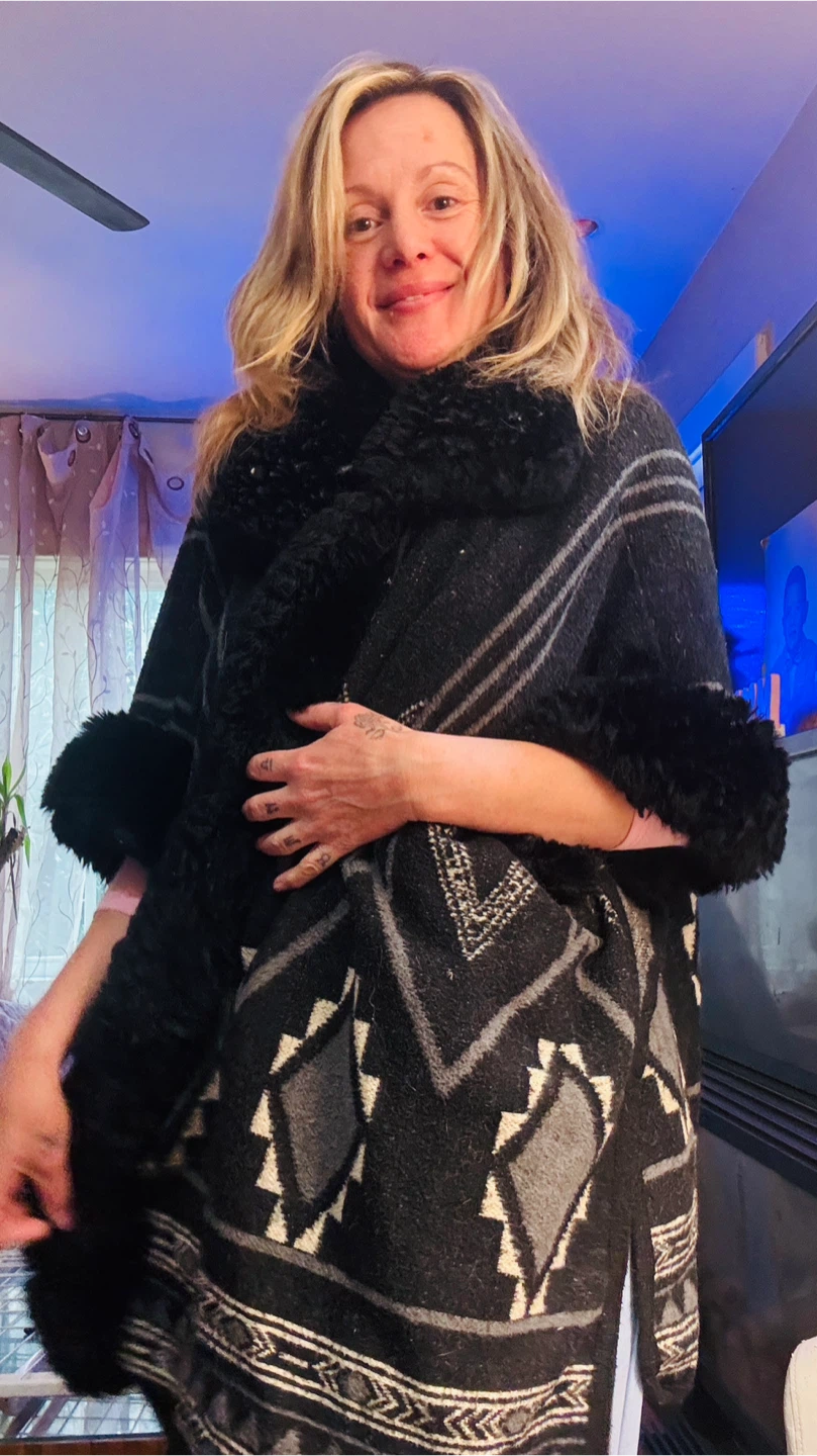 Woven Geometric Print Poncho with Faux Fur Trim