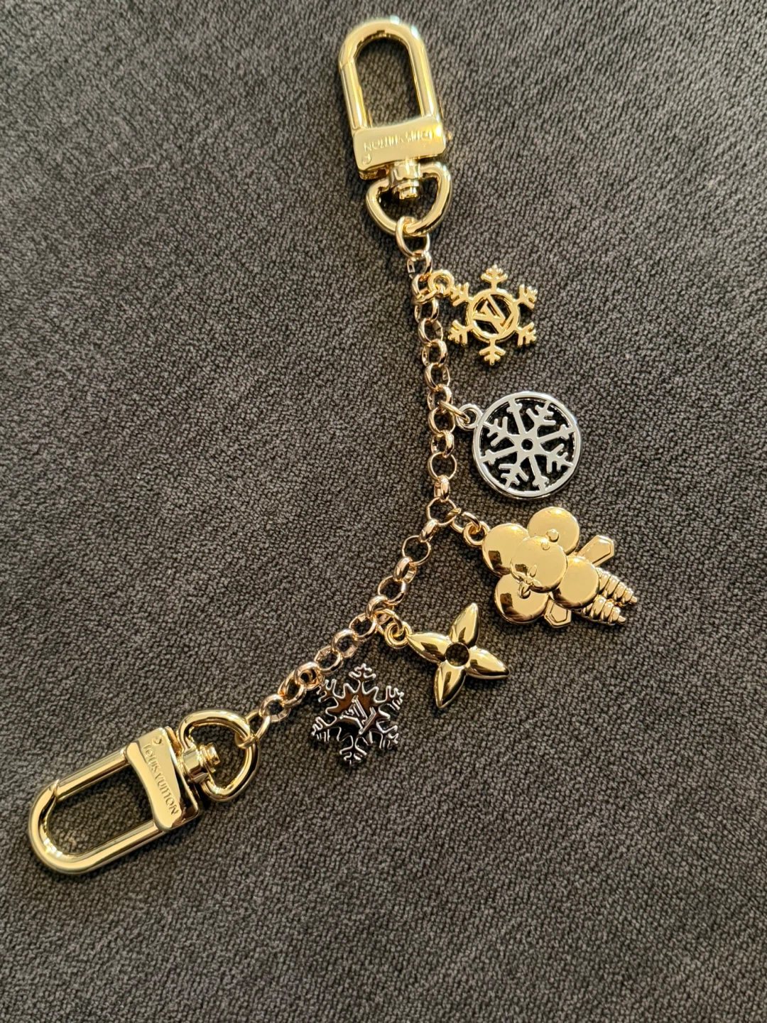 Louis Vuitton Snowman & Snowflake Charm Keychain - photo 2
