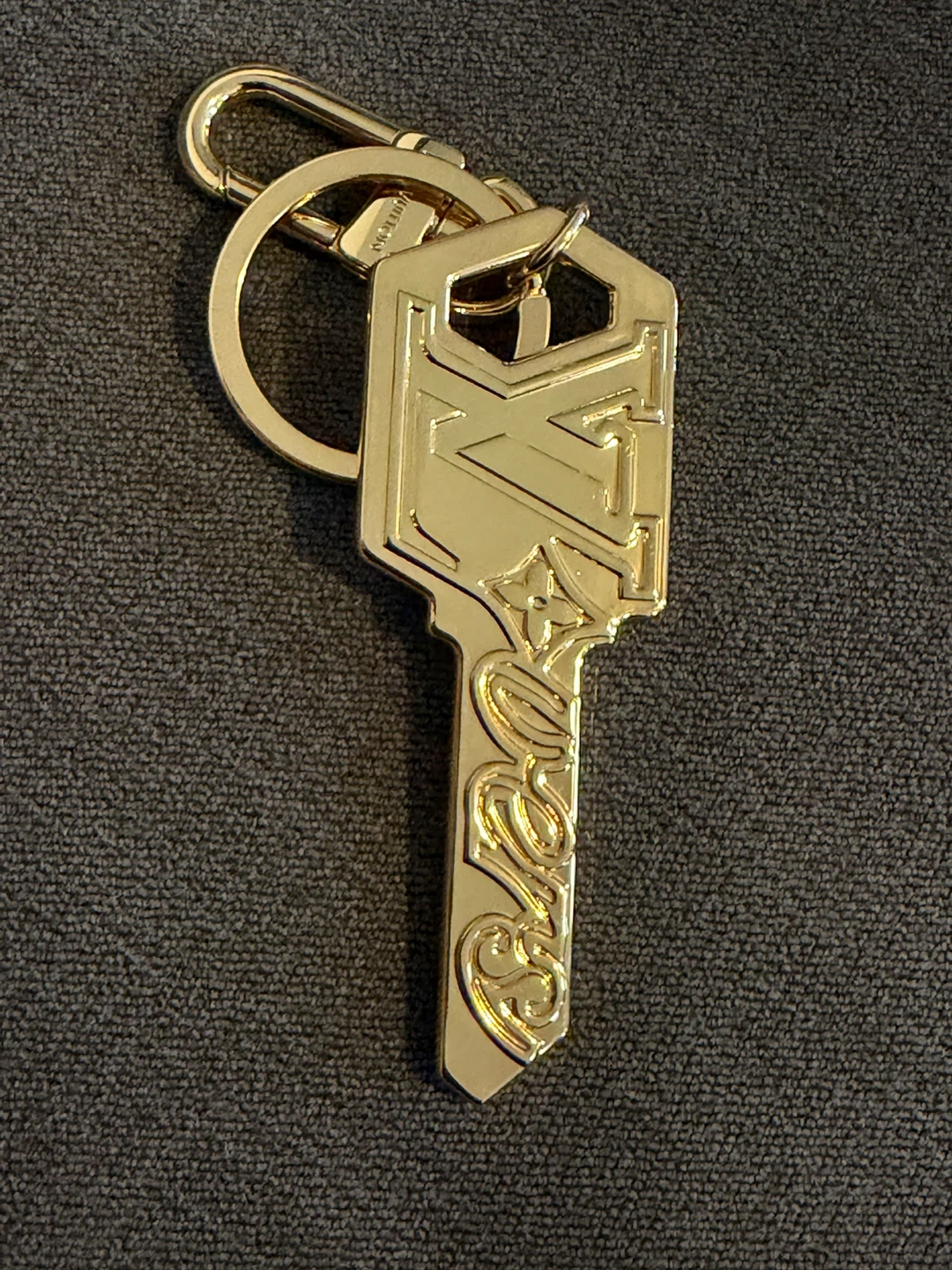 Louis Vuitton Key Charm Keychain Gold - photo 2