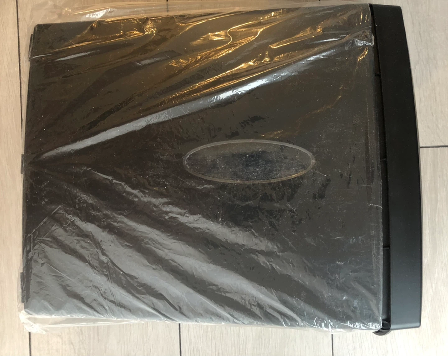 Staples 8-Sheet Cross-Cut Shredder - photo 2