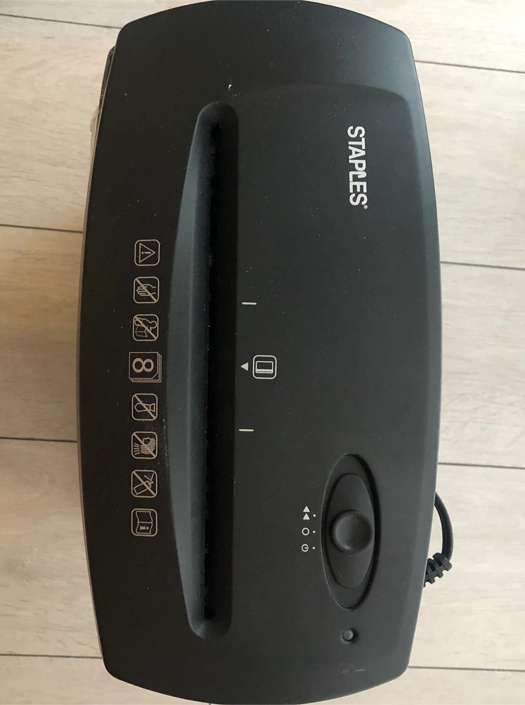 Staples 8-Sheet Cross-Cut Shredder